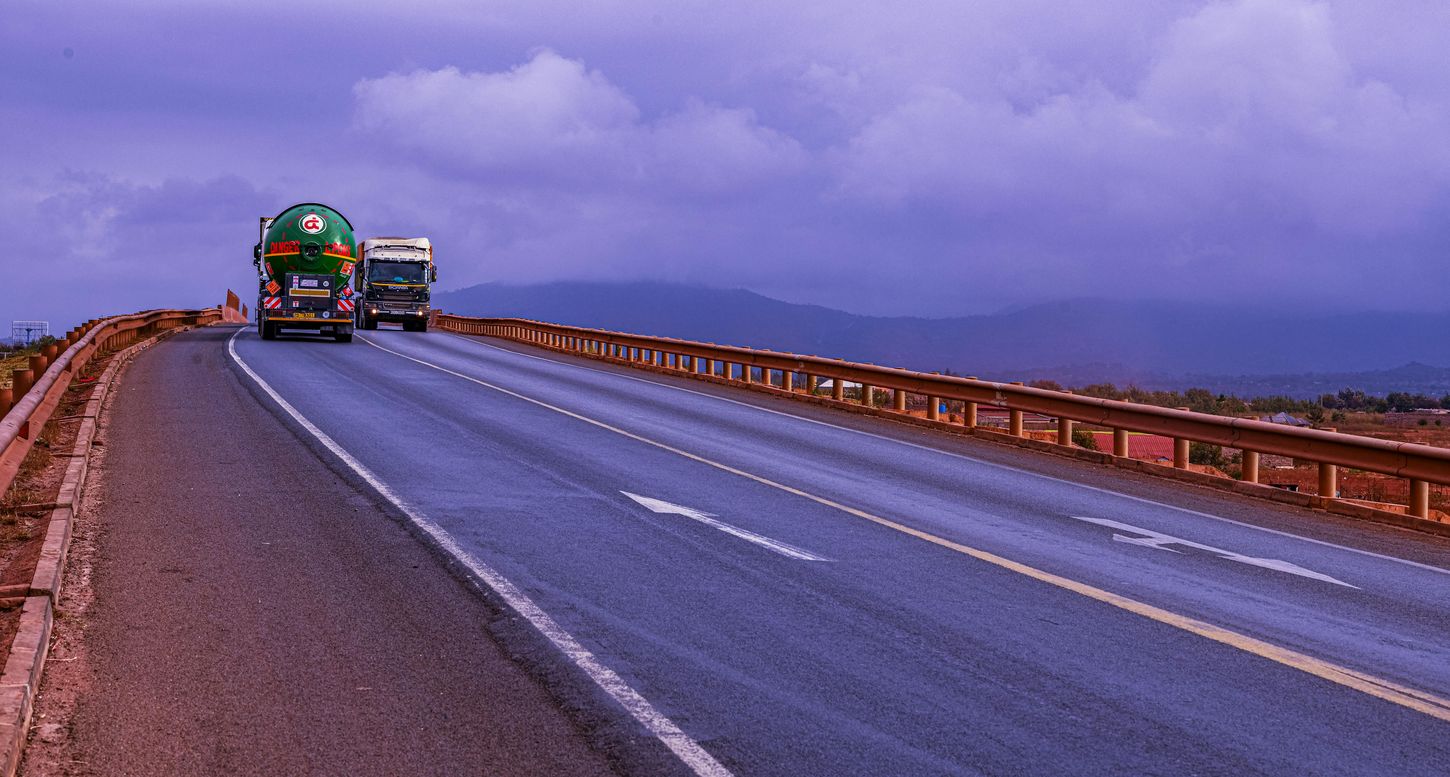 Descubre todo lo que necesitas saber sobre los seguros necesarios para iniciarse como transportista